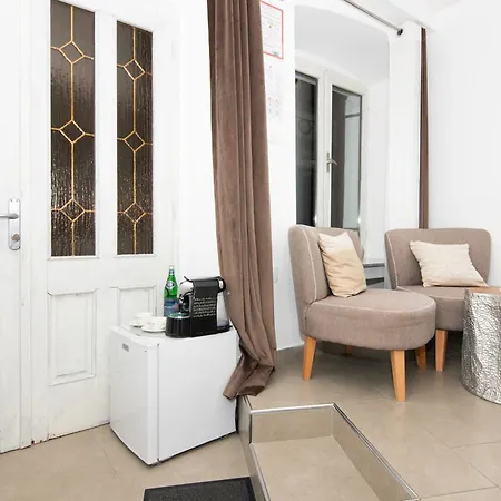 Thomas's Cozy With Breakfast Apartment *