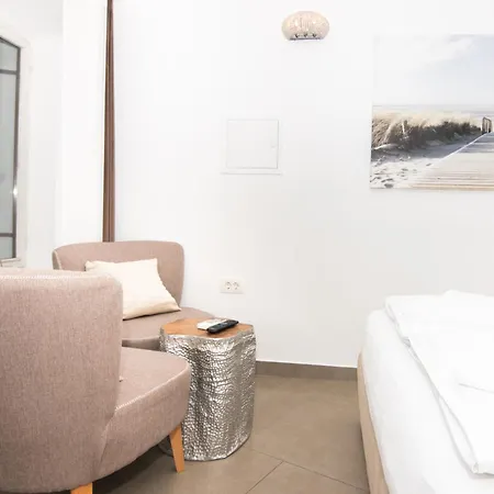 شقة Thomas's Cozy With Breakfast