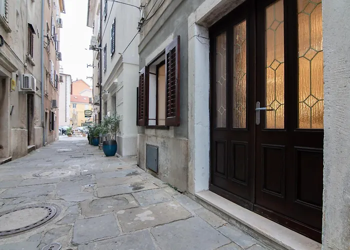 Thomas's Cozy With Breakfast Апартаменты *