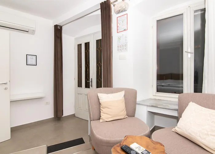 Thomas's Cozy With Breakfast