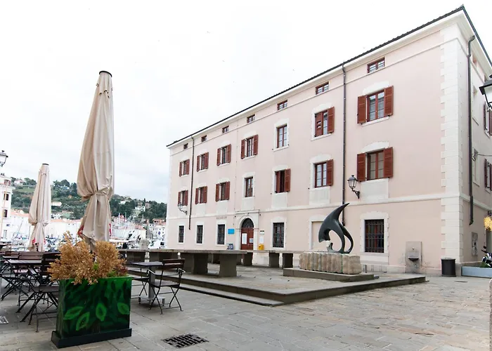 Thomas's Cozy With Breakfast 公寓